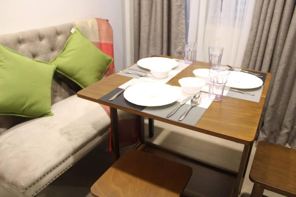 A2J Luxury Bgc Balcony Suite Near Sm Aura Taguig 마닐라 외부 사진