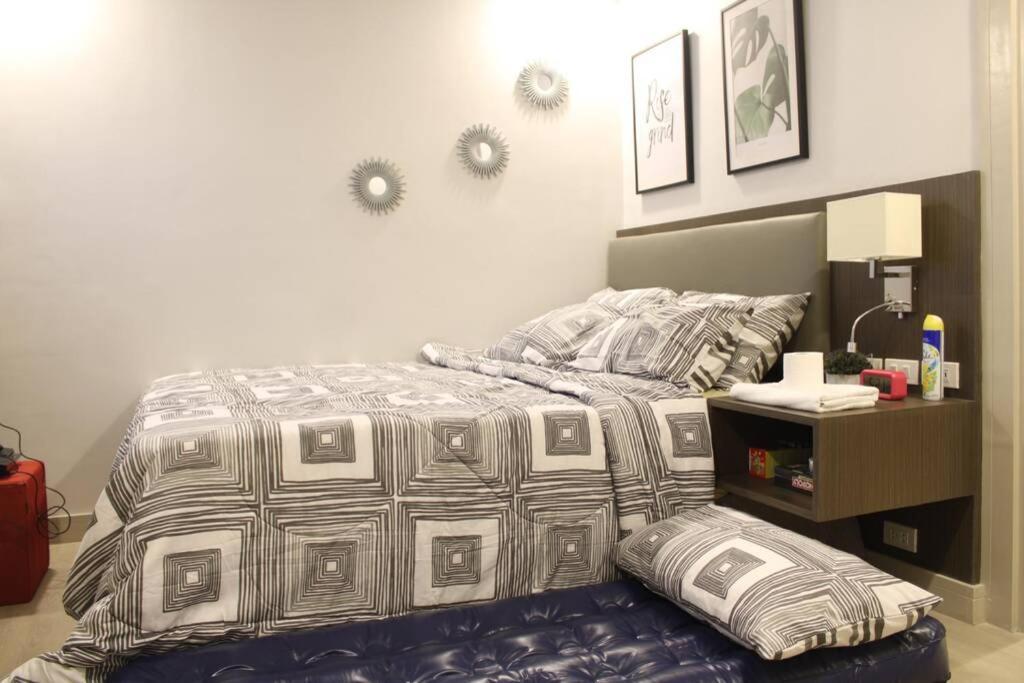 A2J Luxury Bgc Balcony Suite Near Sm Aura Taguig 마닐라 외부 사진