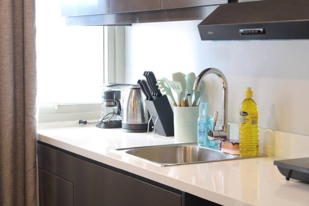 A2J Luxury Bgc Balcony Suite Near Sm Aura Taguig 마닐라 외부 사진