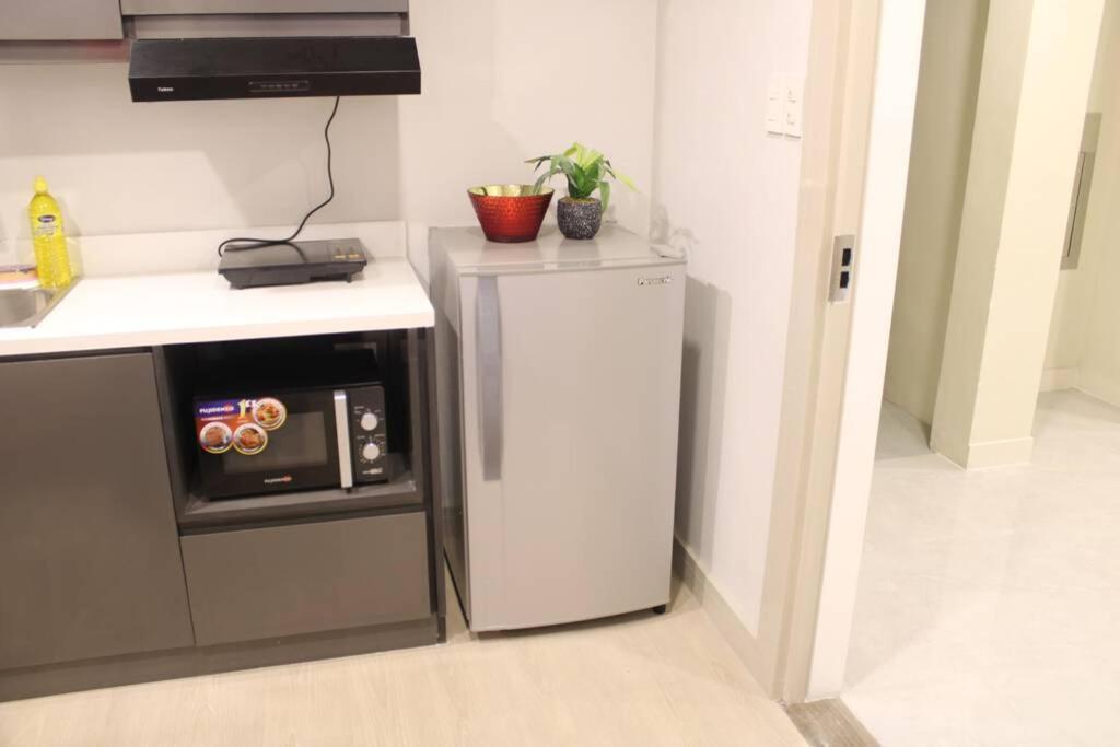 A2J Luxury Bgc Balcony Suite Near Sm Aura Taguig 마닐라 외부 사진