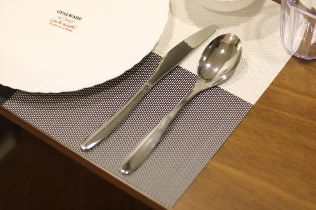 A2J Luxury Bgc Balcony Suite Near Sm Aura Taguig 마닐라 외부 사진
